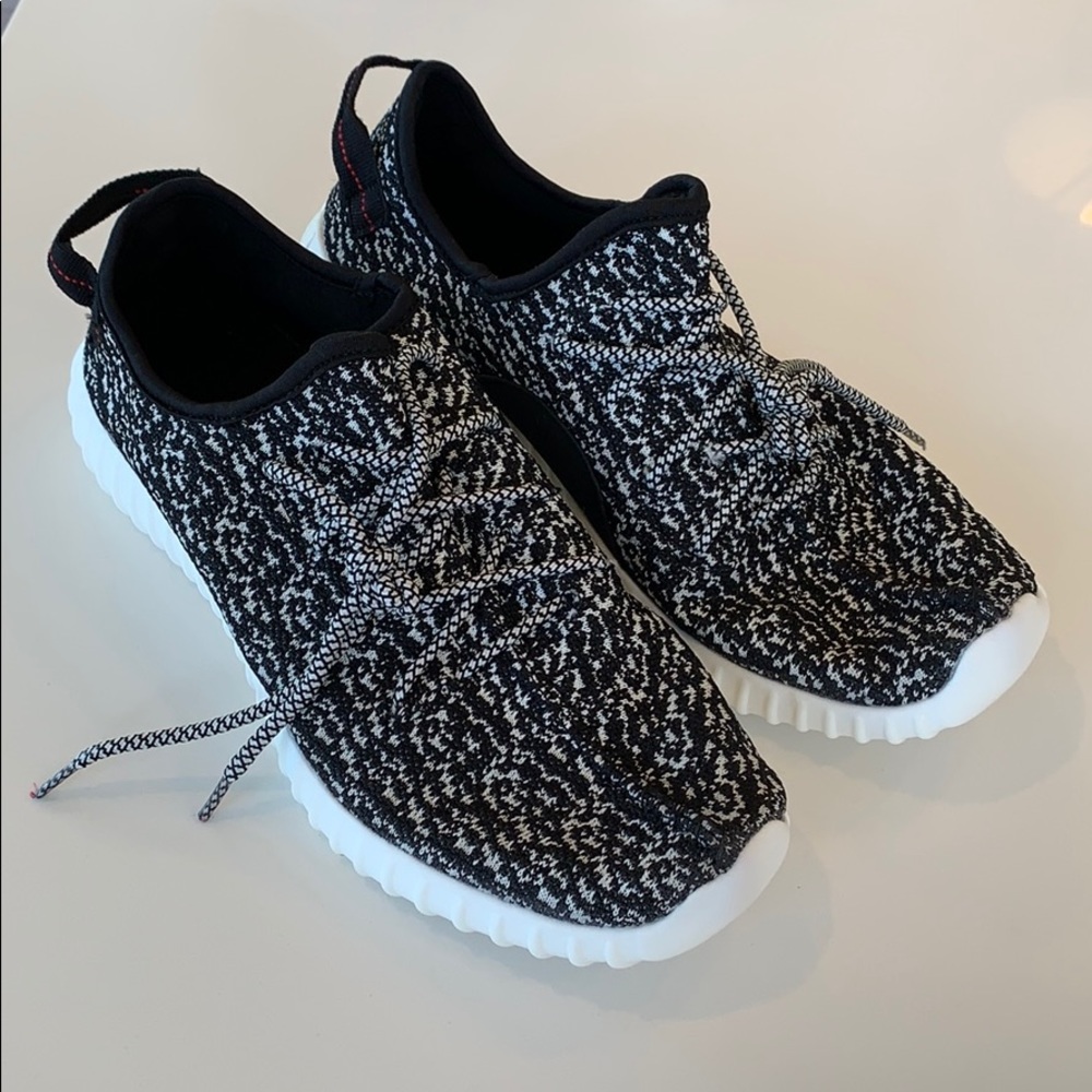 NWOT Sneakers Men’s 11